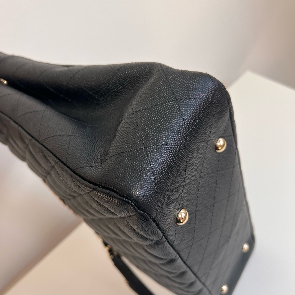 Chanel Timeless Caviar Leather Classic Tote - Picture 3 of 16